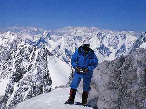 
Hans Kammerlander on Gasherbrum II Summit June 25, 1984 - G I und G II Herausforderung Gasherbrum book
